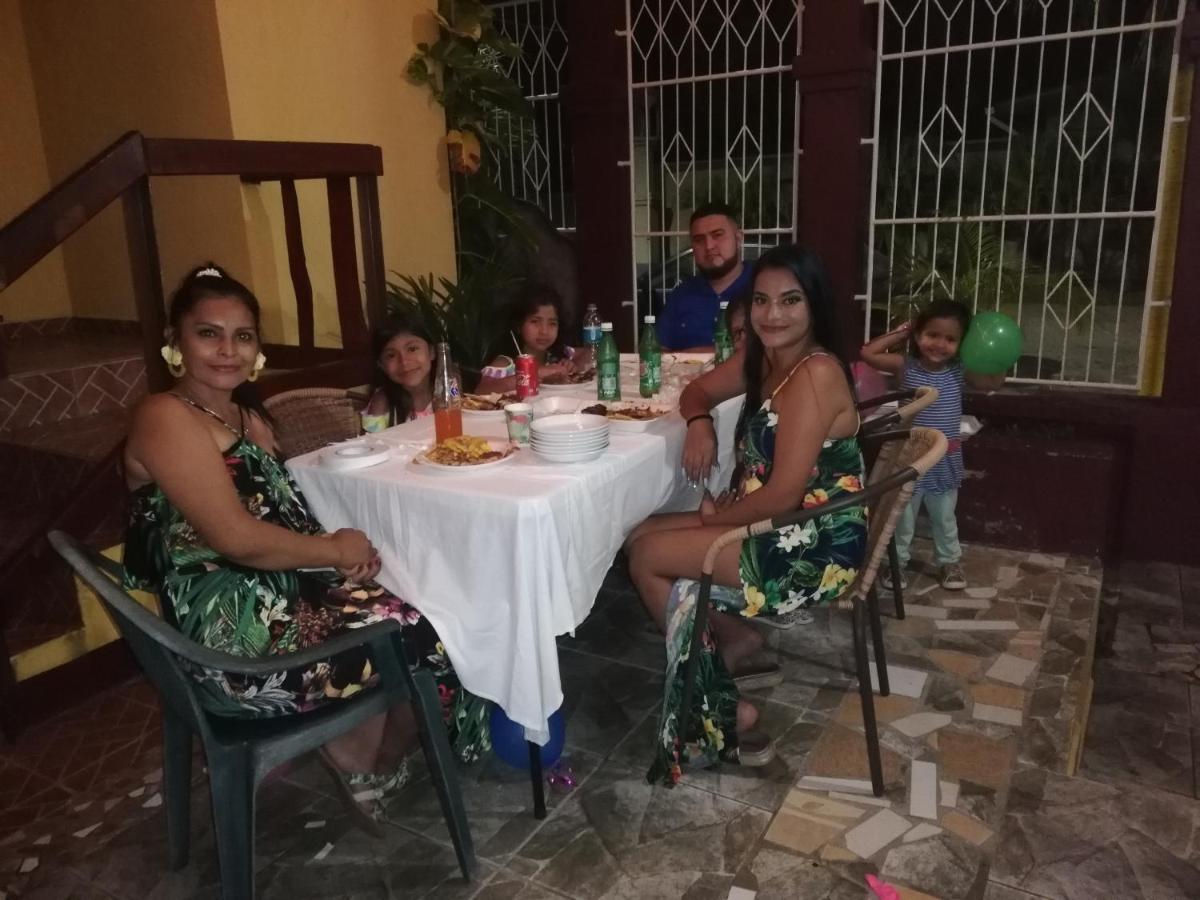 Hotel Bahia Tela Luaran gambar