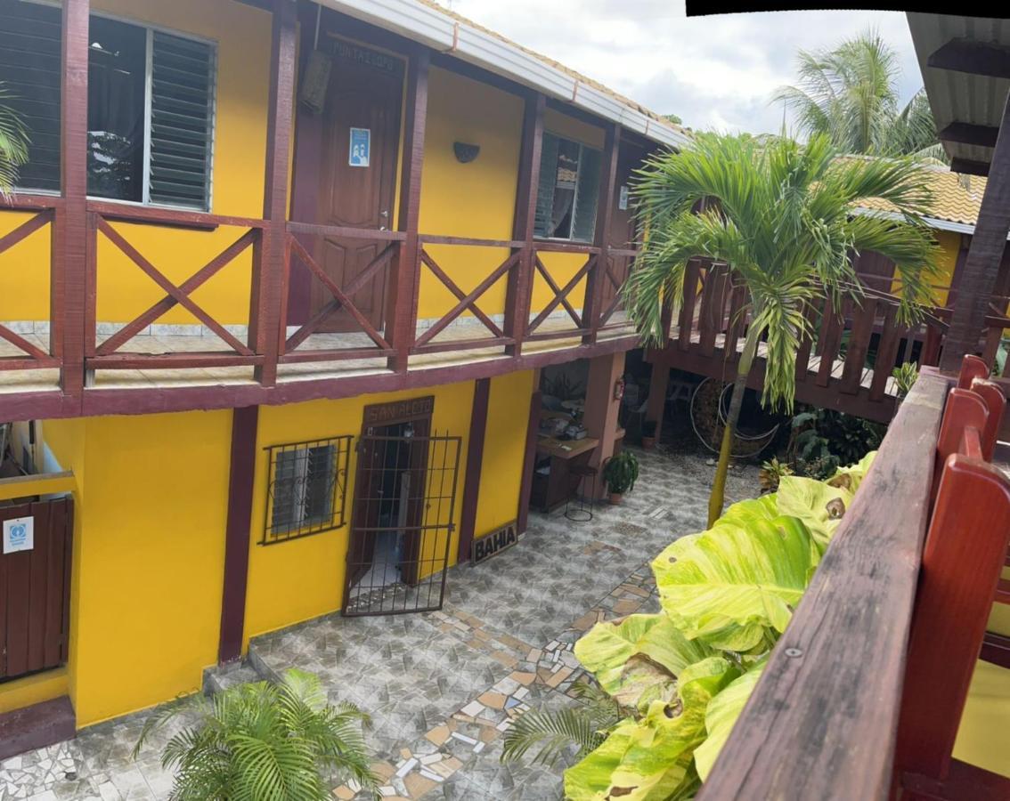 Hotel Bahia Tela Luaran gambar